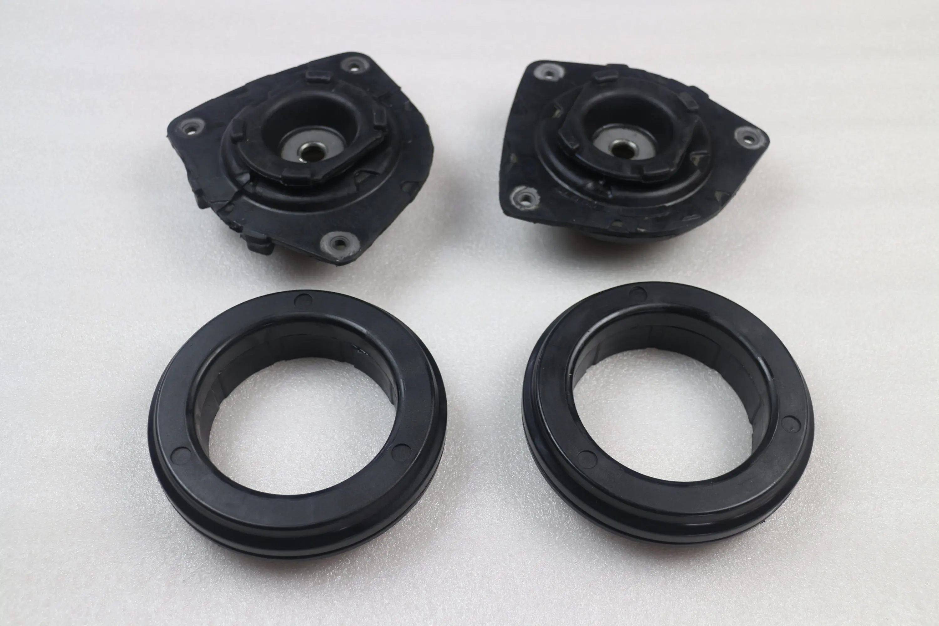 For Renault Clio MK3 20052014 Front Suspension Strut Top Mounts