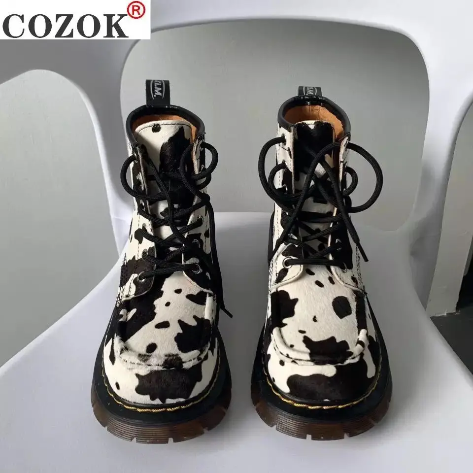 Gran venta Las mujeres botas de moto Otoño de moda de invierno de Color sólido de botas Martin botas de las mujeres de alta calidad cómodo estampado de vaca botas de mujer NRwoeENJV0a