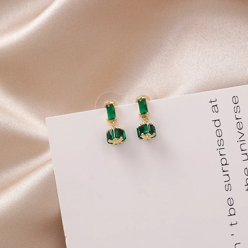 

New Delicate Green Crystal Stone Square Stud Earrings For Women Fashion Ear Accessories Party boucle d'oreille femme Gifts