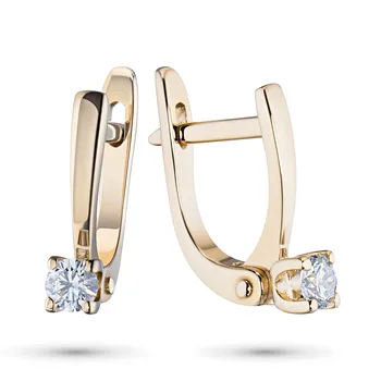 

Earrings in yellow gold with a diamond