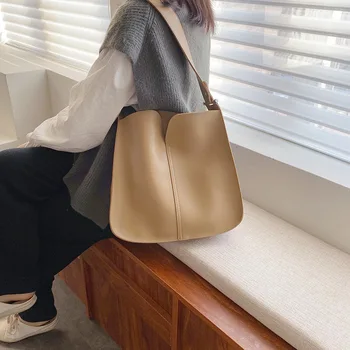 

Free shipping retro new fashion early summer simple pure color temperament wild inner patch pocket large capacity shoulder bag