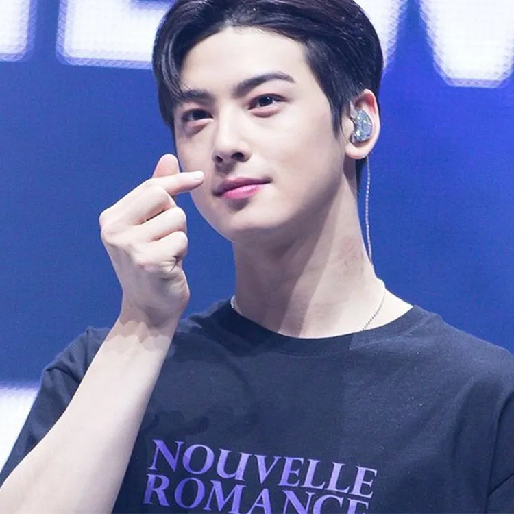 

ASTRO Lee Dong Min Kpop Star Same Stylish Summer T-shirt Casual New Fashion Round Collar Cool Logo Short Sleeve Lovely Tee