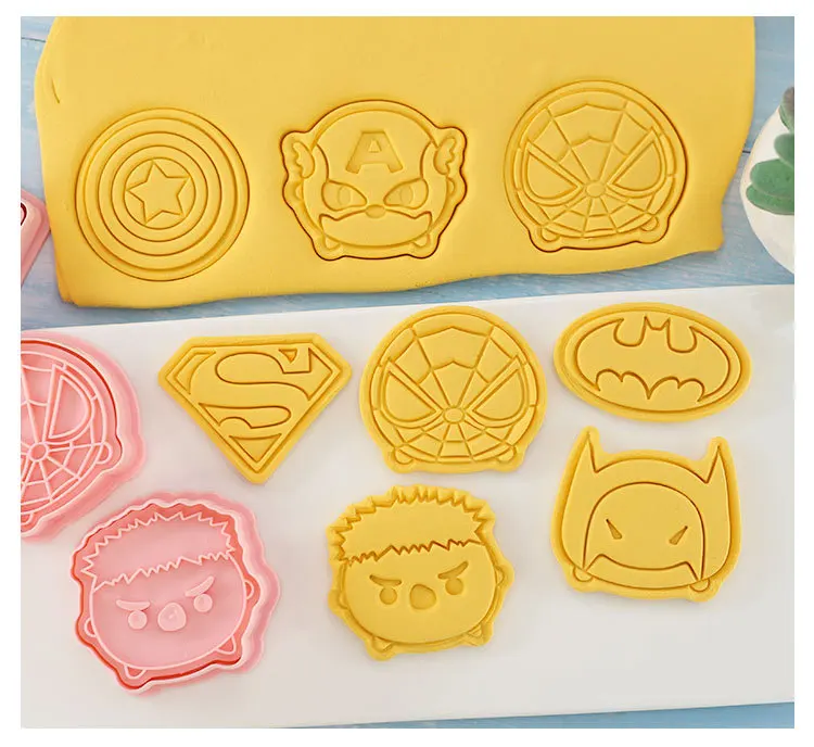 star wars toys 8 Pcs/Set DIY Marve Cookie Cutter Tools Iron Man Captain Biscuit Mould Cookie Cutter 3D Biscuits Mold ABS Plastic Baking Mould batman action figure