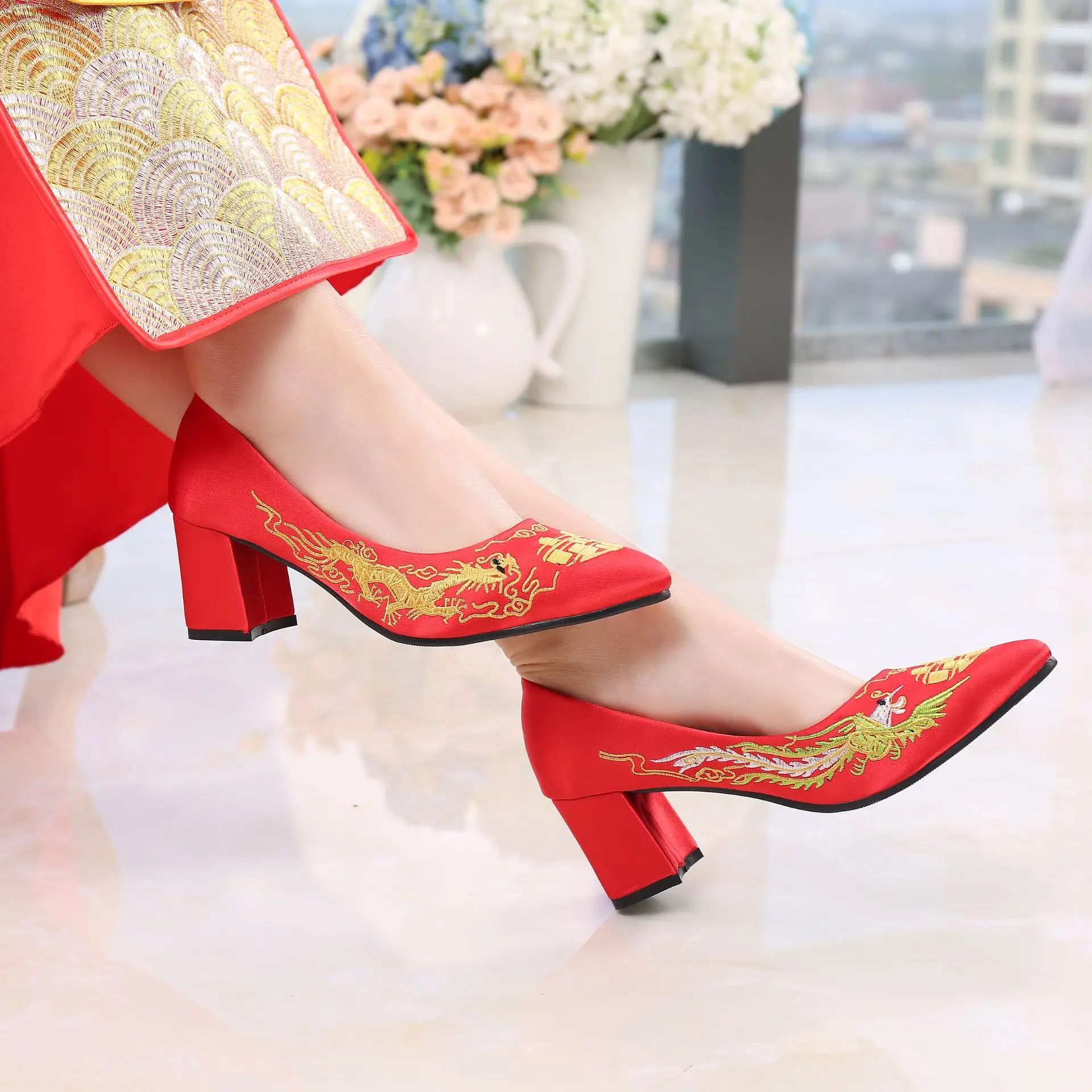 

Marriage Shoes Chinese Style Embroidery Chunky-Heel Semi-high Heeled Pointed-Toe Xiu Shoes Bridal Shoes Wedding Shoes Red Shoes