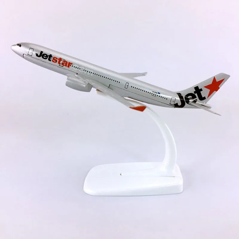 Коллекционная модель самолета JETSTAR Airline 16 см 1:400|Вертолеты самолеты корабли