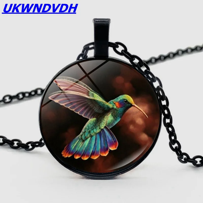 

Hummingbird Creative Fashion Cabochon Necklace Jewelry Metallic Glass Pendant Personality Classic Necklace