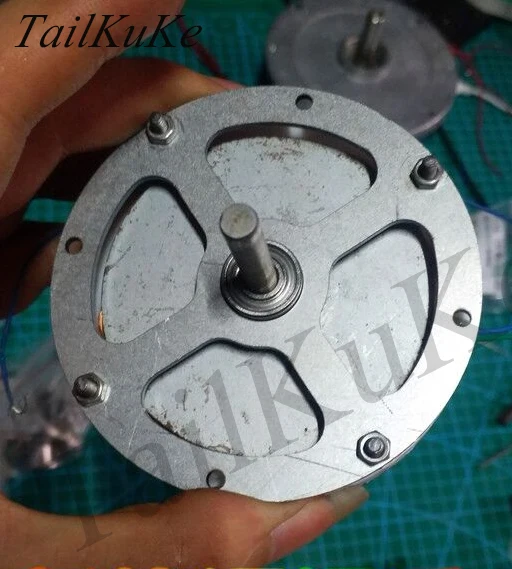 Минимальный дисковый генератор 20 Вт без сердечника с постоянным магнитом