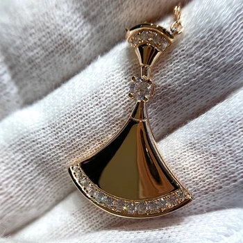 

Luxury Top Grade Large 5A Zircon Fan Skirt Golden Nobility Classic Fine Jewelry Necklace Pendant Neck Chain Necklace Jewel Gifts