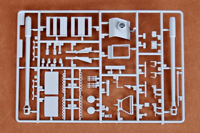 Trumpeter 00350 1/35 немецкий 12,8 см Selbstfahrlafette L/6" Sturer Emil"-набор моделей