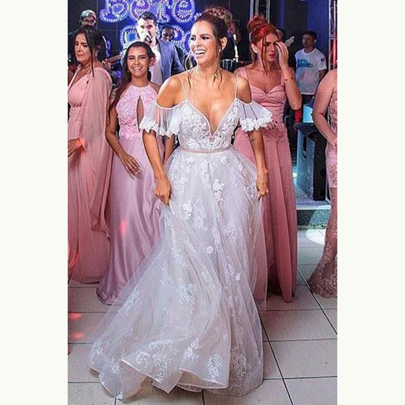 

Hot Sale Charming White Lace Open Back Bridal Wedding Dresses V Neckline Spaghetti Straps Draped Sleeve Wedding Gowns for Bride