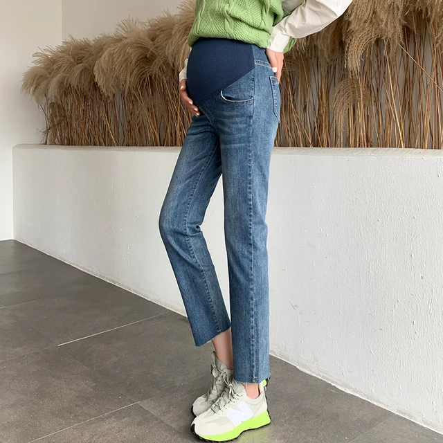 임신 한 여자를 위한 봄과 가을철에 적합한 청바지