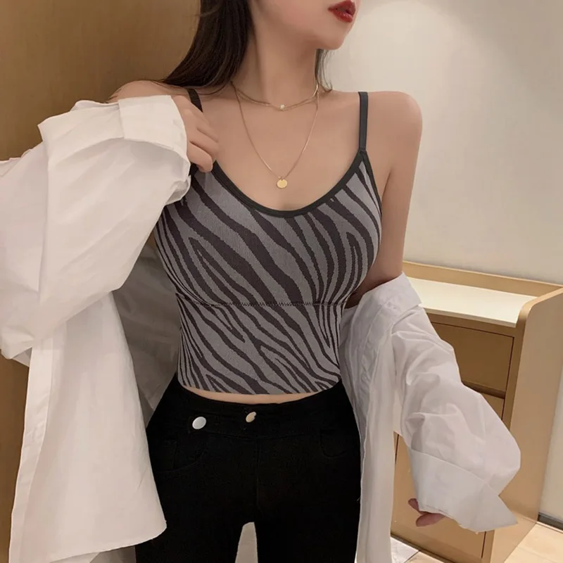 Рисунок 3 - Женский укороченный топ на бретельках