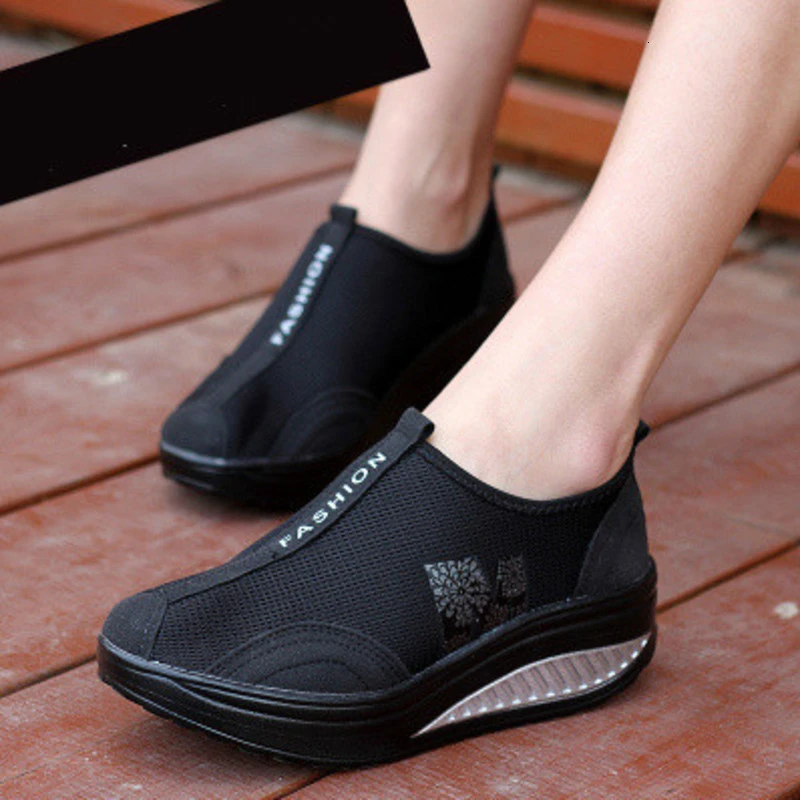 black wedge shoes Новая обувь Ups на толстой подошве; Летняя женская дышащая обувь для свинга; обувь-качалка; увеличивающие рост носки; кроссовки на платформе - Цвет: black wedge shoes