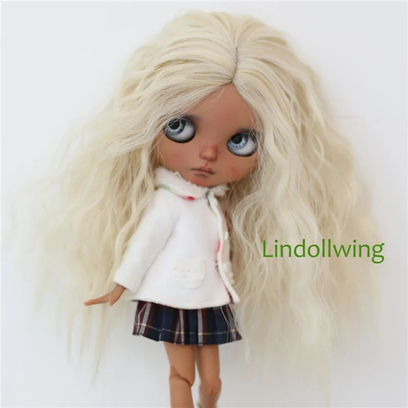 9-10 inch Blyth Wig Long Blonde Curly Hair 3