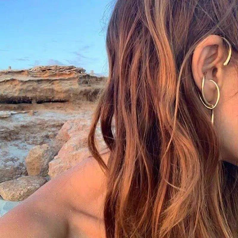 FFLACELL 1 Pair Irregular Distortion Buckle Big Layer Ear Cuff Twist Metal Line Clip Earrings Without Piercing For Women