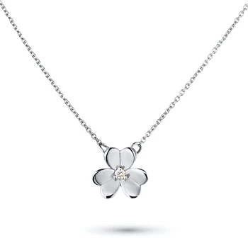 

Necklace made of silver with a diamond