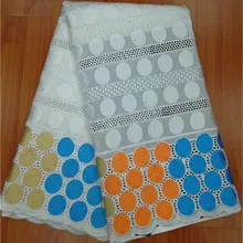 Белая африканская сухая хлопчатобумажная кружевная ткань Высококачественная вышивка нигерийское кружево с кружевами из швейцарской вуали