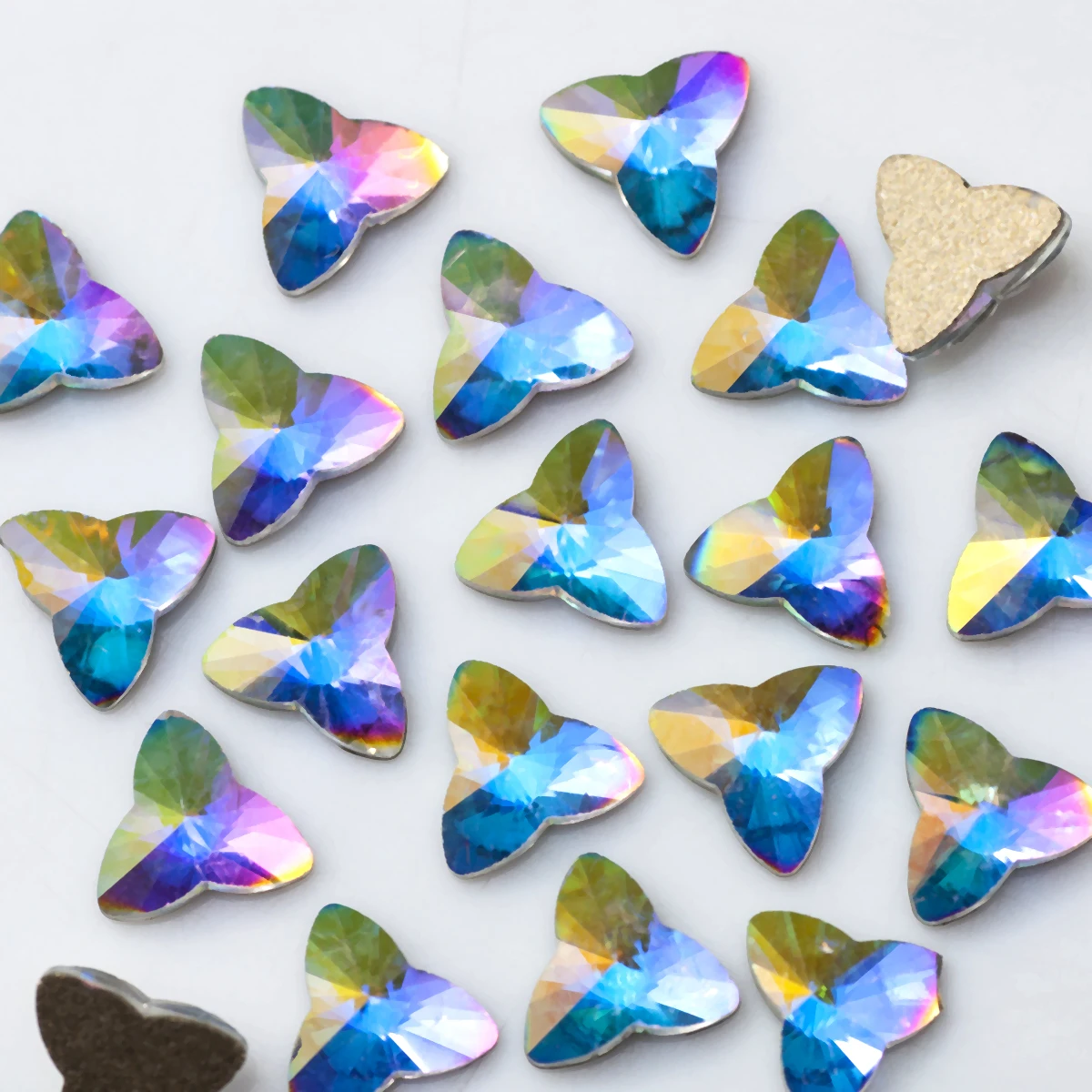 6mm Rivoli Clover