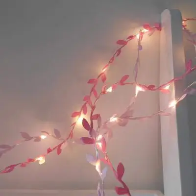 Искусственные зеленые листья из ротанга, Светодиодный светящийся светильник, гирлянда, подарок на день Святого Валентина, Рождественское украшение, Батарейная коробка, USB фонарь - Цвет: pink cloth leaves