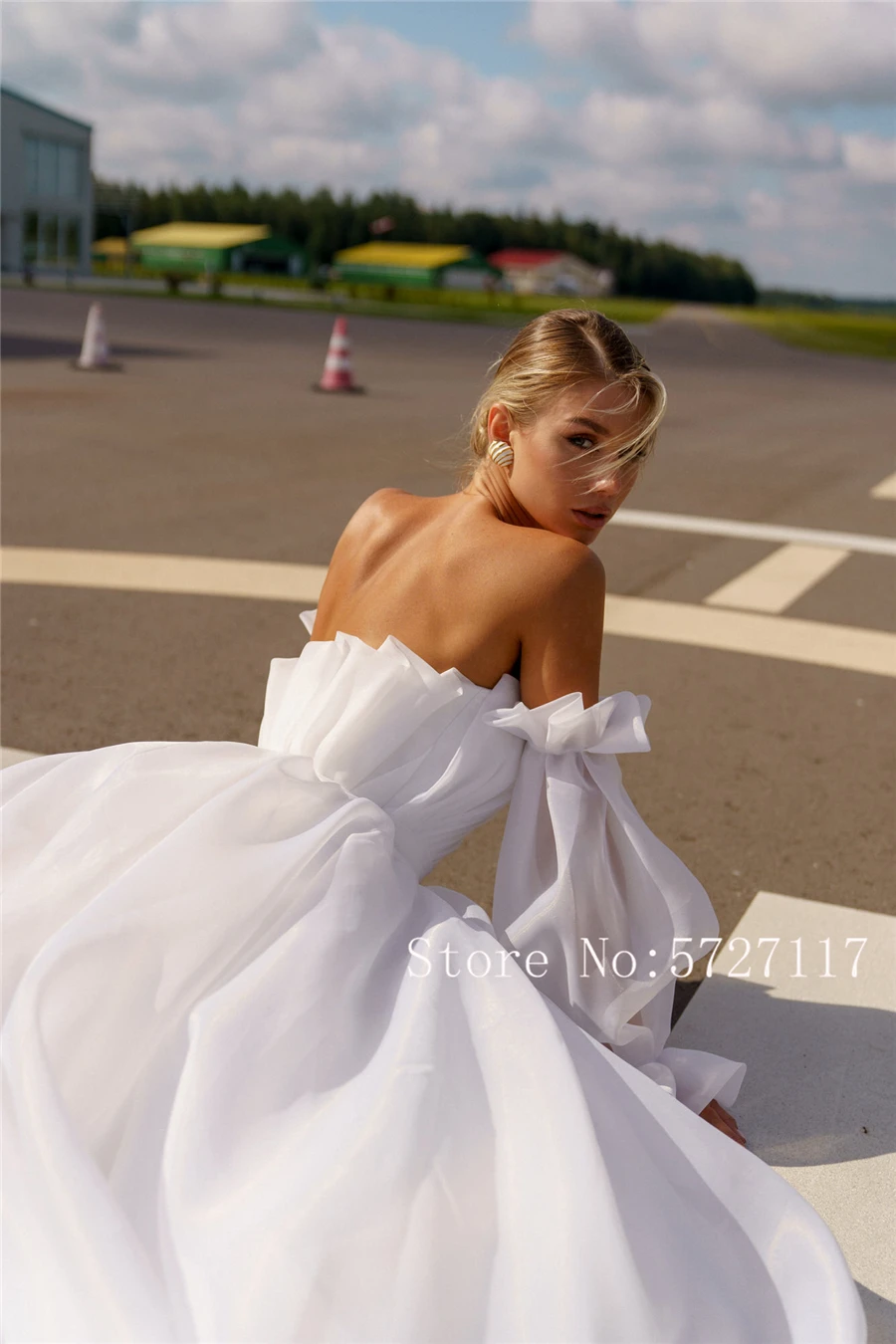 Wedding Dresses Strapless Ruched Bodice Ball Gowns with Detachable Long Sleeves