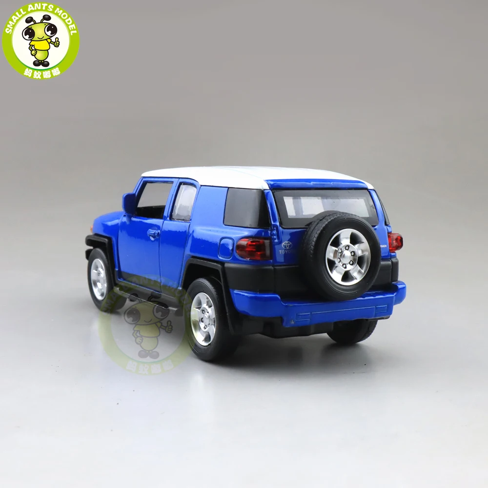 1/32 CAIPO FJ Cruiser Land Cruiser литая модель автомобиля SUV игрушки для детей Детское звуковое освещение Вытяните назад Подарки