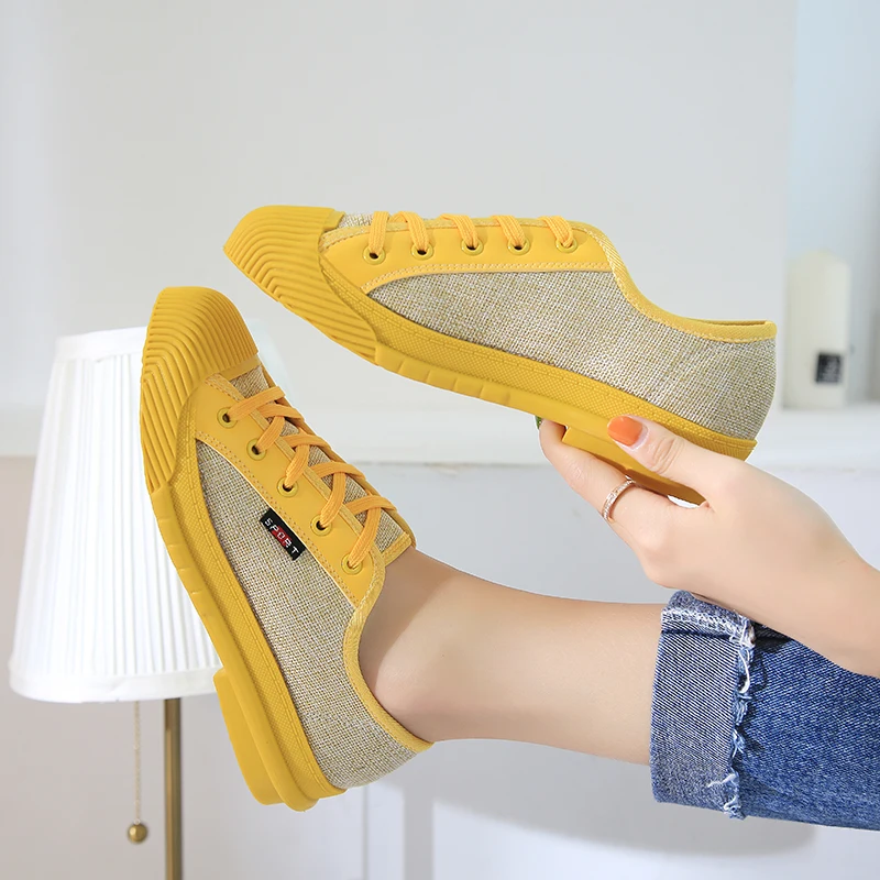 

Lace up Casual and comfortable sneakers 2020 Fashion Classic Sneakers Sneakers Women Stitching color Canvas Shoes U16-73