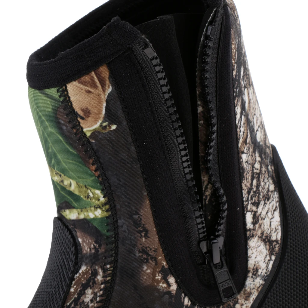 Non-slip Fishing Boots Shoes with Nails Spikes Waterproof Waders Outdoor River Tracing Diving Snorkeling Boots Shoes Camo