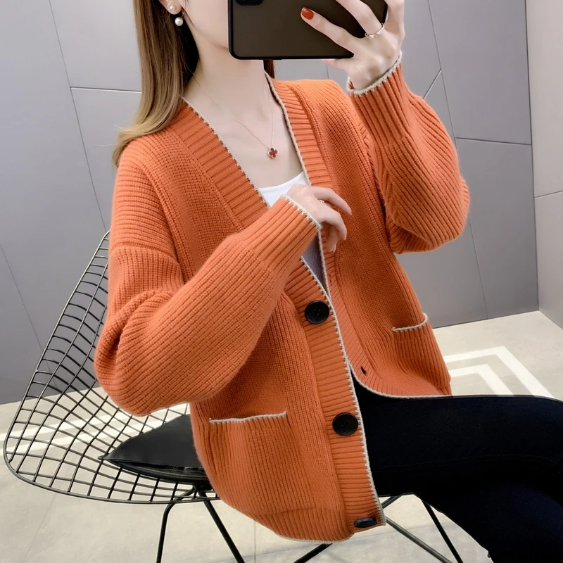 

Room 200501, row 7, No. 6, upper] real shot V-Neck long sleeve pocket knitted cardigan 58
