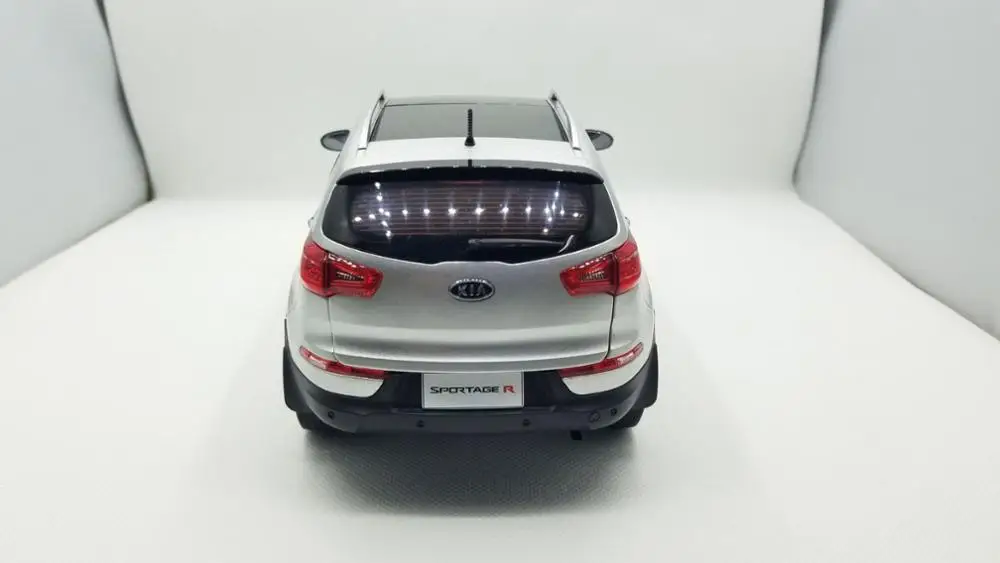 1:18 литая модель для Kia Sportage R 2011 Серебряный внедорожник редкий сплав игрушечный