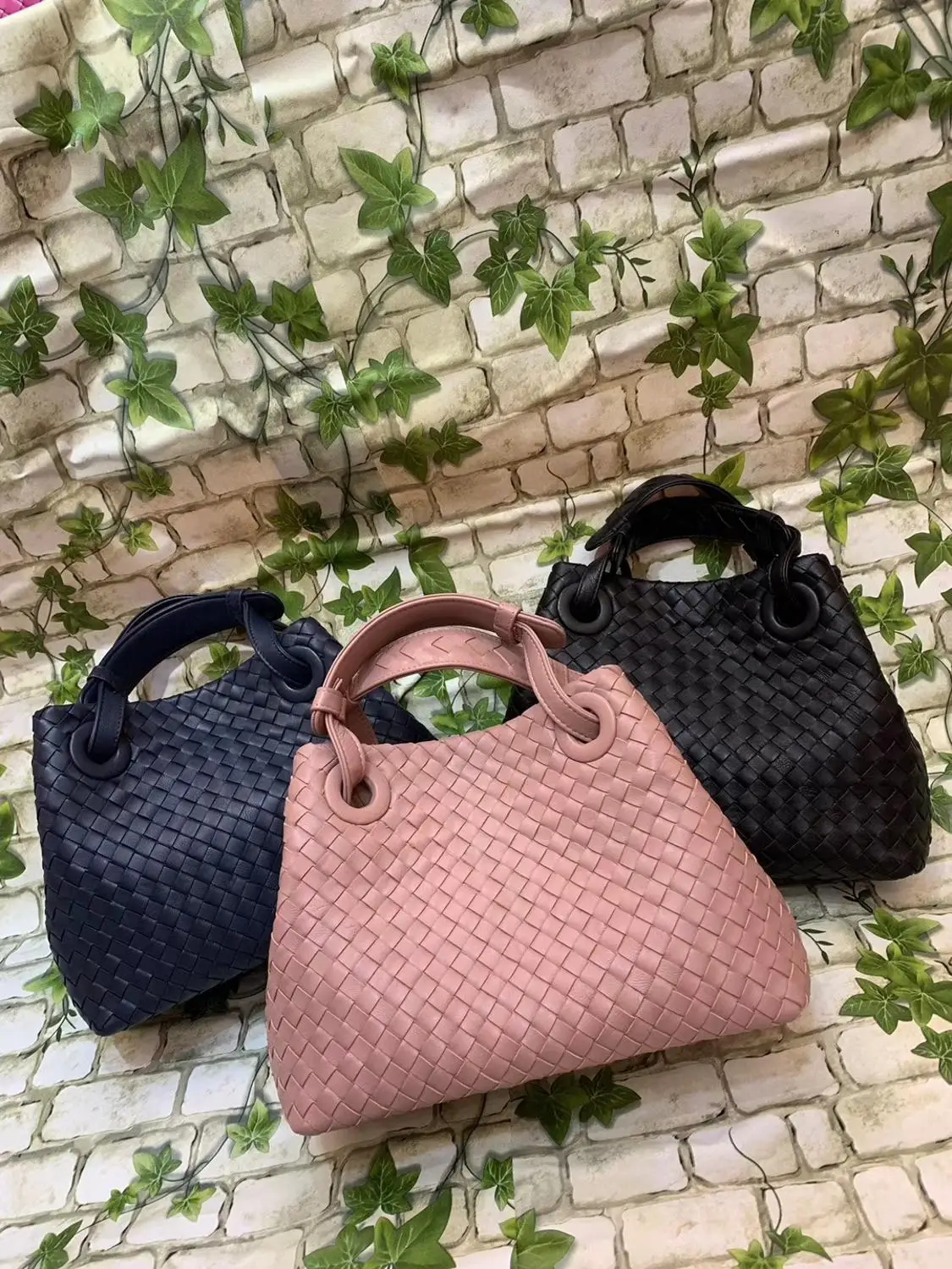 

free shipping 2019 the new style hand-made woven fashion and vintage genuine sheepskin women handbag shoulder bag