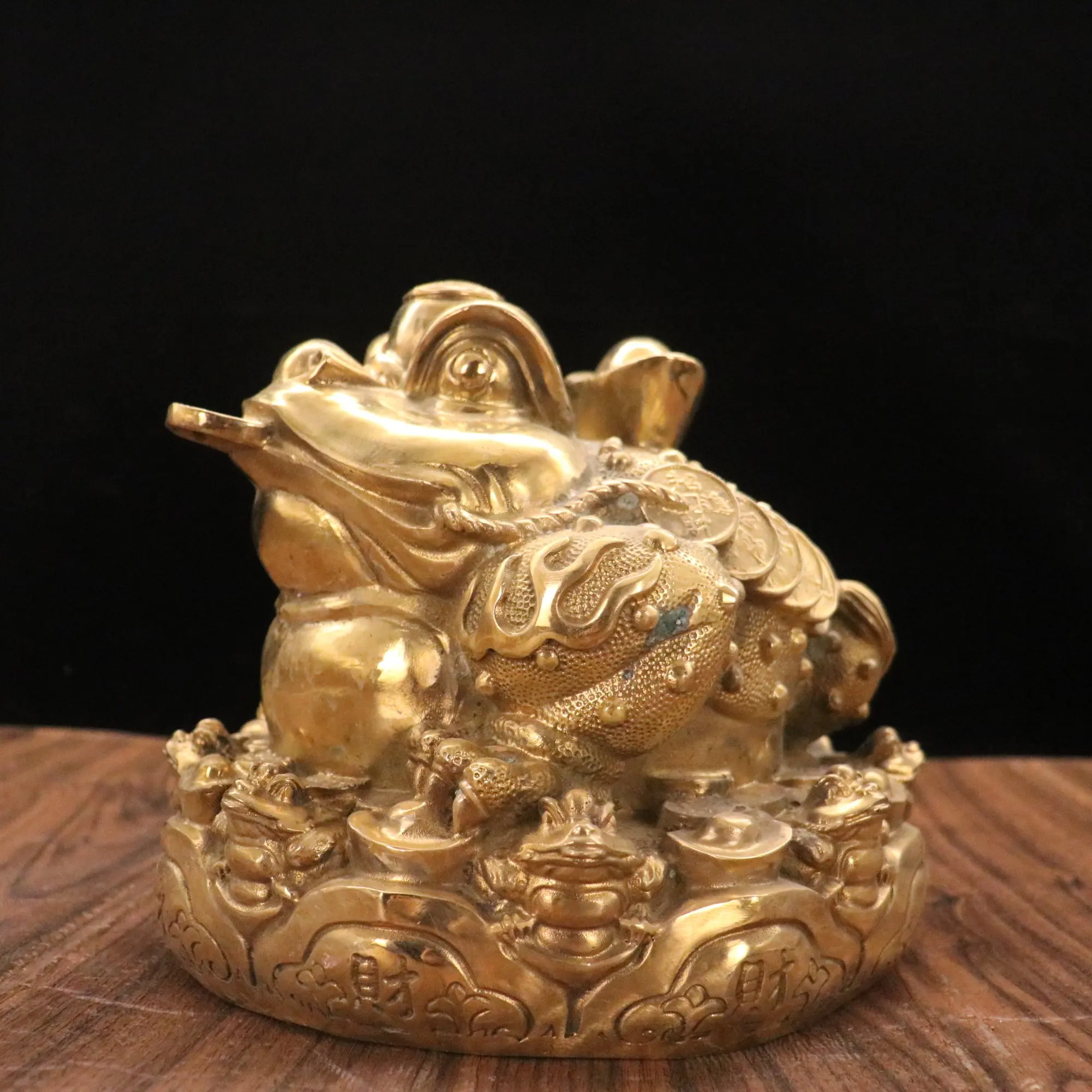 

8"Tibet Temple Collection Old Brass Ingots Golden Toad statue Gather wealth Office Ornaments Town House Exorcism