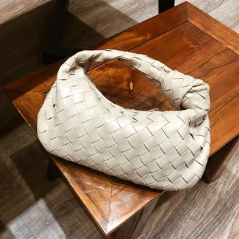

Spring summer hand-woven sheepskin hand bag croissant