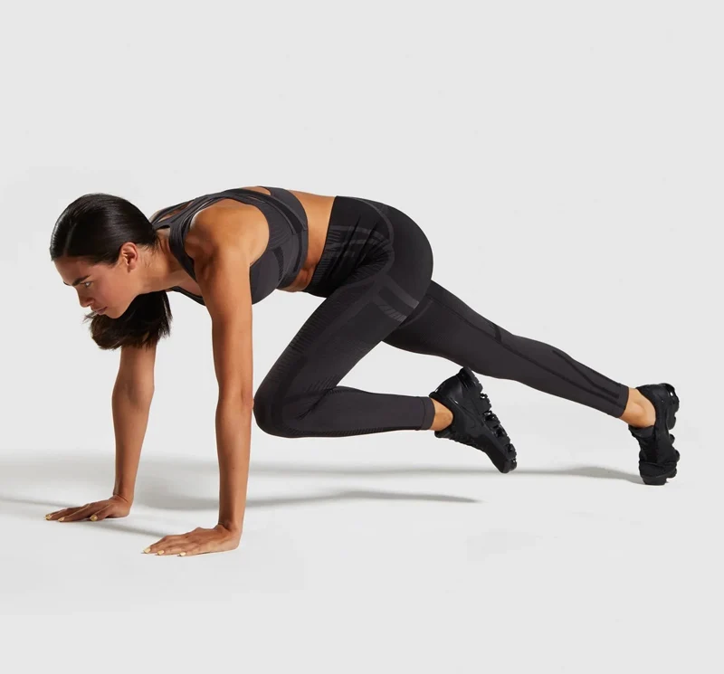 GEO_SEAMLESS_LEGGINGS_BLACK_TONES_D1Edit_DW-Edit.webp