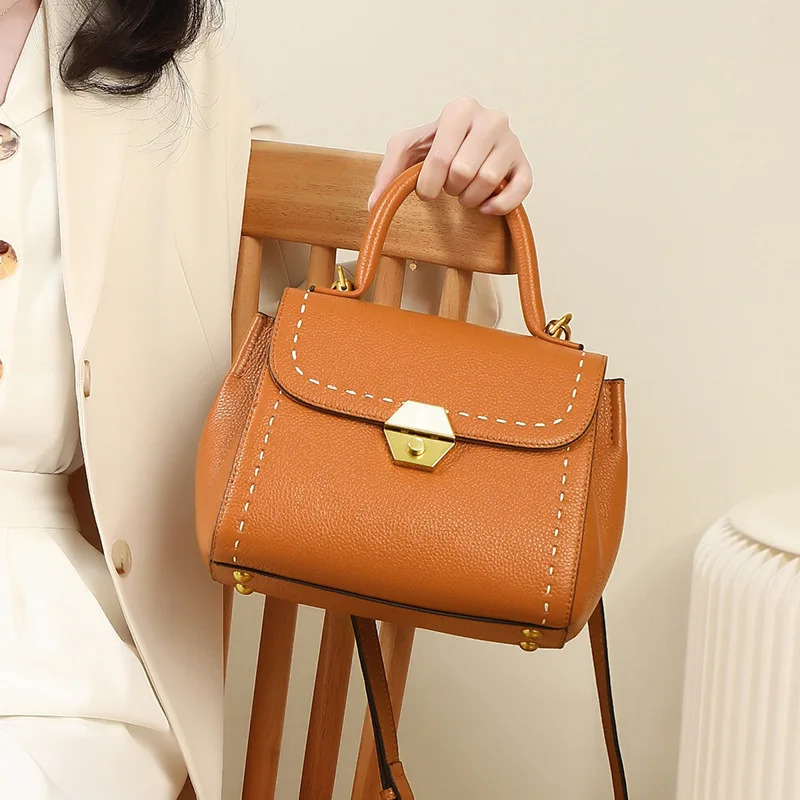 

Guangzhou Female 2020 Genuine Leather Hand Small Fang Joker Single Shoulder Diagonal Bag