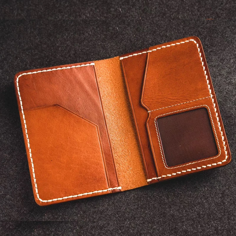

HIIYAA handmade leather passport this set of first layer leather tanned vegetable retro card package manual stitching