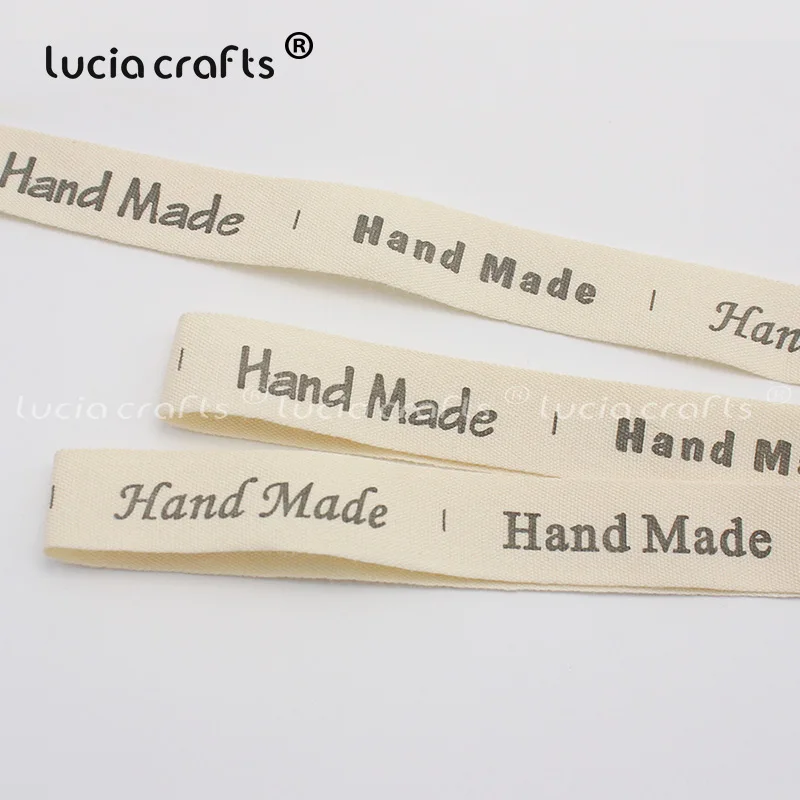 Lucia ремесла мульти размер "Hand made" дизайн печатных хлопчатобумажные ленты Ткань DIY отделка Швейные этикетки ручной работы аксессуары Q0401