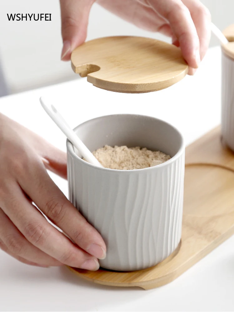 

Керамическая бутылка для специй WSHYUFEI с крышкой и ложкой, жевательный сахар, соль, чай, приправа из трех частей, кухонные принадлежности, праздничный подарок