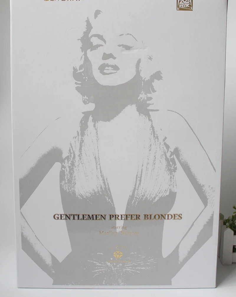 New Marilyn Monroe Gentlemen Prefer Blondes 1//4 Scale PVC Statue Figure 16/"H