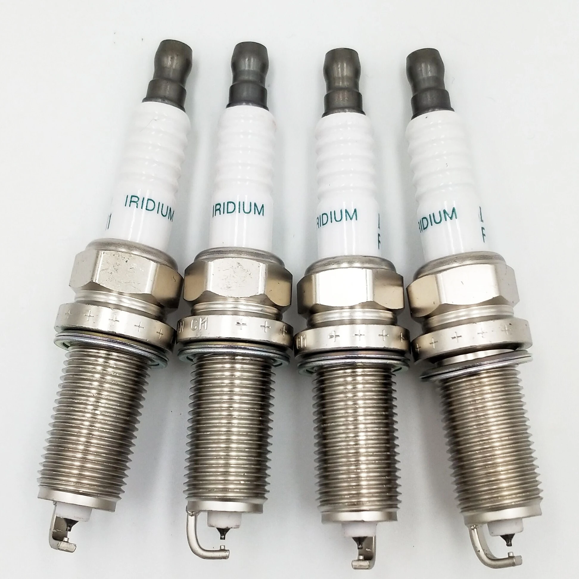 6 шт./лот 90919-01247 FK20HR11 Spark Вилки двойной Иридиевый для Toyota RAV4 Crown Reiz Prado Venza Lexus V6 3.5L 9091901247 3426