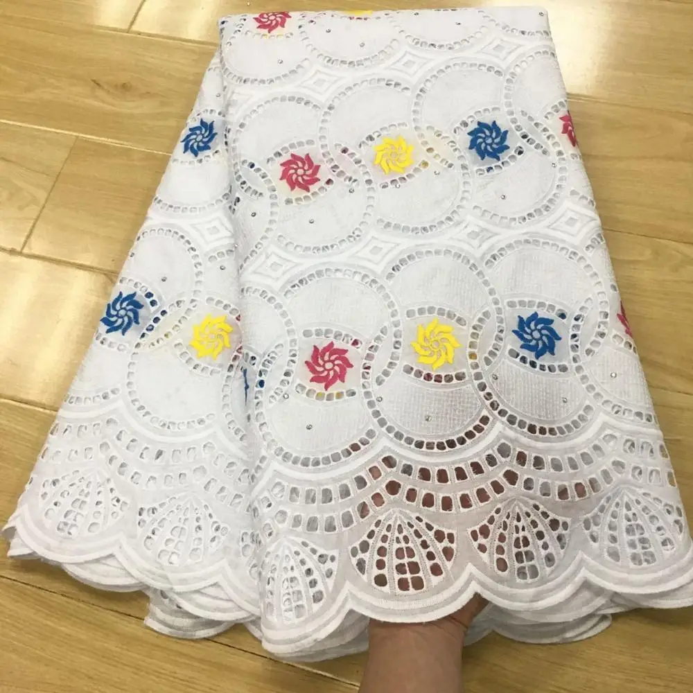Африканская кружевная ткань швейцарская вуаль кружево высокого качества белого цвета в нигерийском стиле с тканем кружева suisses Африканский хлопок цветные ткани 5 двор