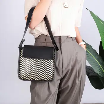 

Creative Women Retro Leather Handbag Classic Texture Delicate Design Woven Splicing Purse Ladies Travel Flap Shoulder Bag