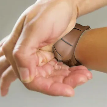 

Wearable Hand Sanitizer with Bottle Adult Kid Wristband Hand Dispenser Handwash Gel With Whole Sanitizing Silicone Bracelet A50