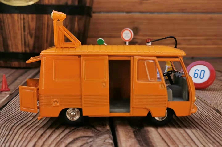 Редкий тонкий 1:43 шоссе спасательный инженерный случай сплава Ван коллекция моделей