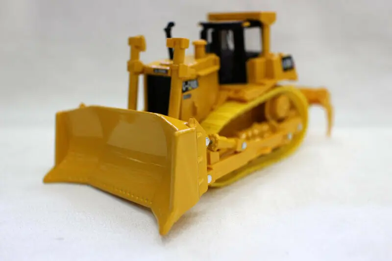 C-COOL Track-Type Tractor Engineering Vehicle Model 1:64 Scale Diecast Toy Gift C-COOL Track-Type Tractor Engineering Vehicle Model 1:64 Scale Diecast Toy Gift