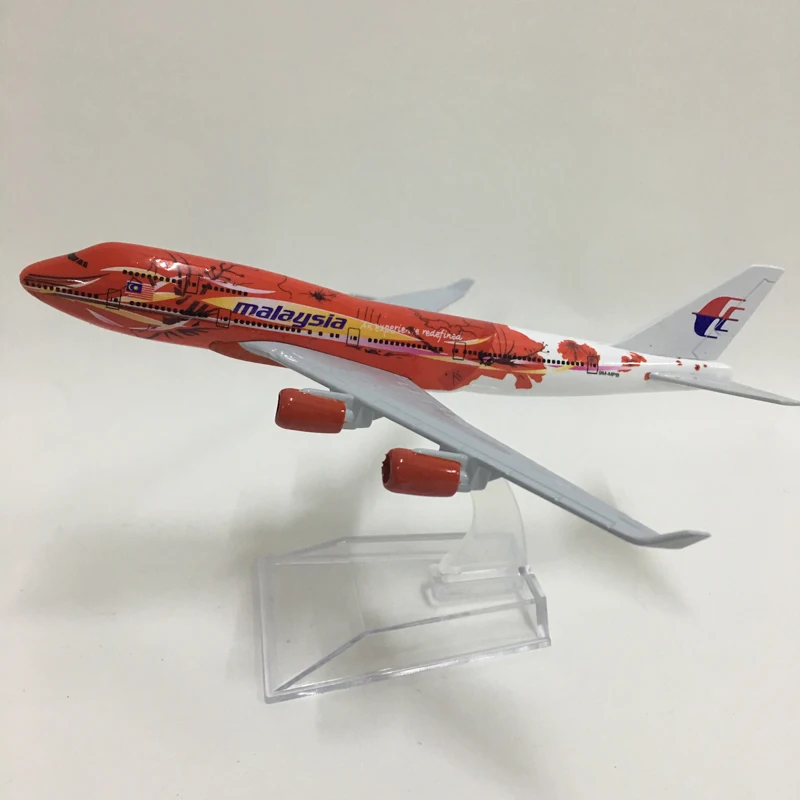  JASON TUTU 16cm Malaysia Red Flower Boeing 747 Plane Model Airplane Model Aircraft Model 1:400 Diec