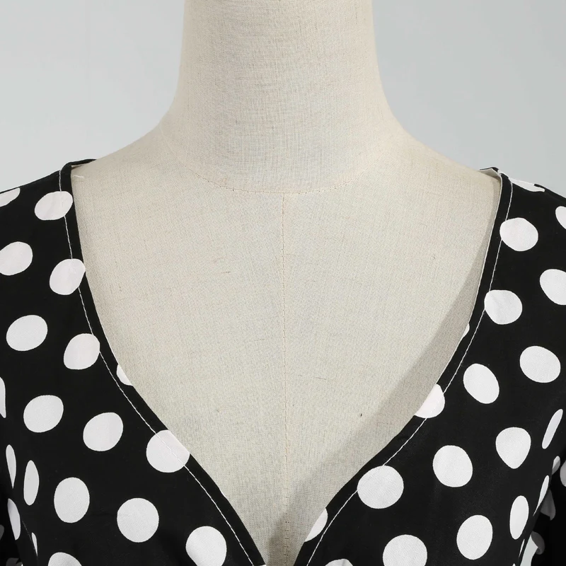 black and dots (4)