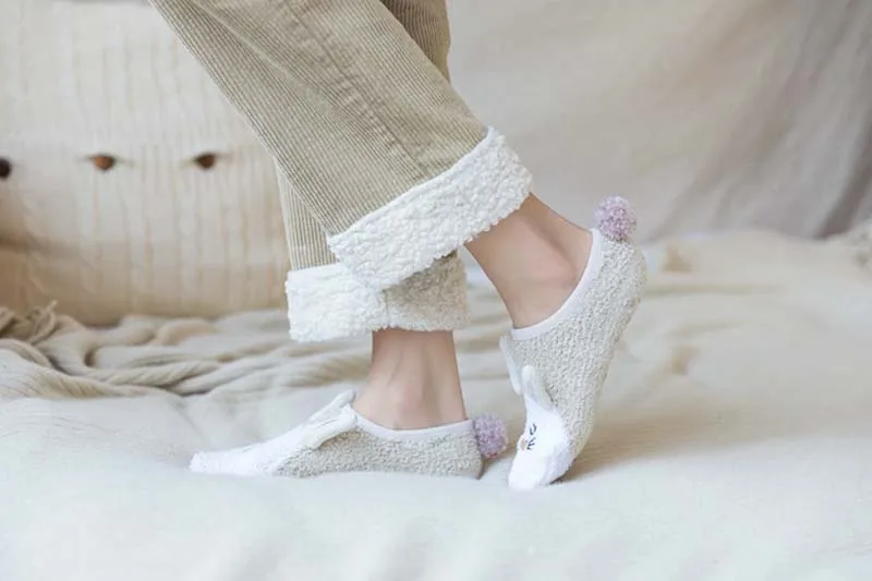 Теплые забавные носки из кораллового флиса с вышивкой Harajuku корейский красивый мультяшный носки-тапочки женские Divertidos креативные Sokken Chaussette