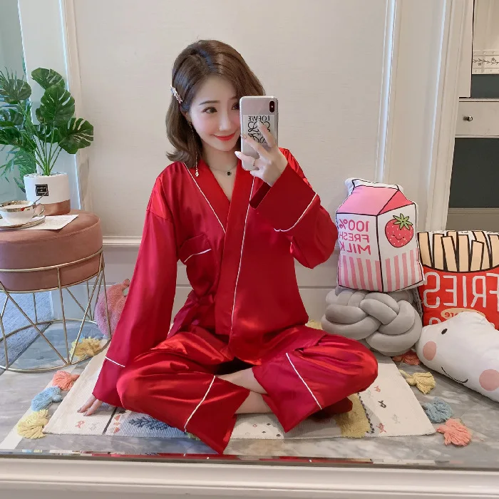 

Imitated Silk Fabric Long Sleeve Japanese Style Kimono Robe 4-Color 3 Code [Figure Photo]