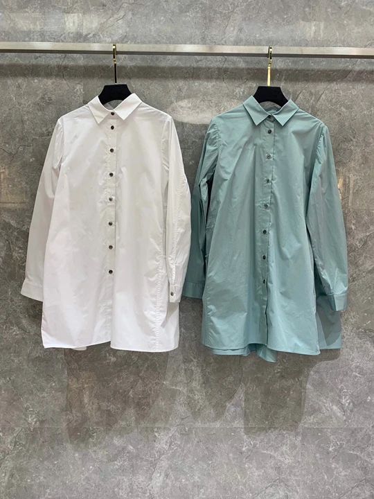 

In early autumn of 2019, the new women's Lapel back wavy layer splicing decoration long sleeve loose shirt 831