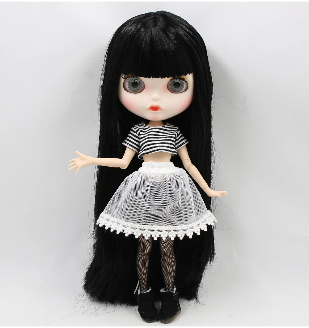 Tania – Premie Custom Neo Blythe Pop met zwart haar, witte huid en mat pruilend gezicht 2